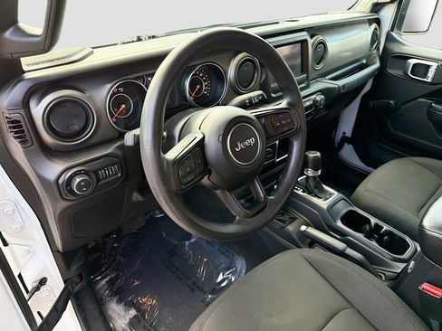 Used 2022 Jeep Gladiator Sport image 25