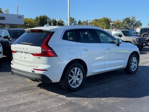 Used 2021 Volvo XC60 T5 Momentum w/ Climate Package image 3