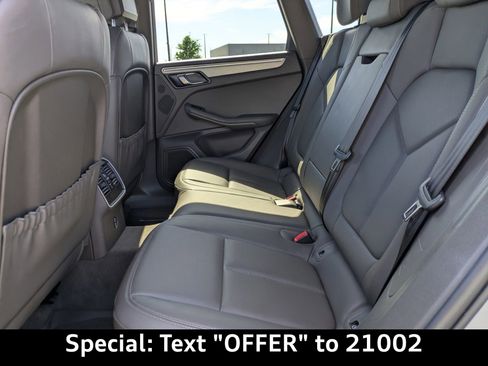 Used 2022 Porsche Macan image 16