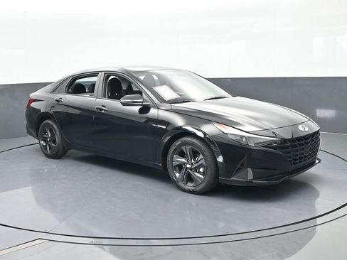 Used 2023 Hyundai Elantra SEL image 8