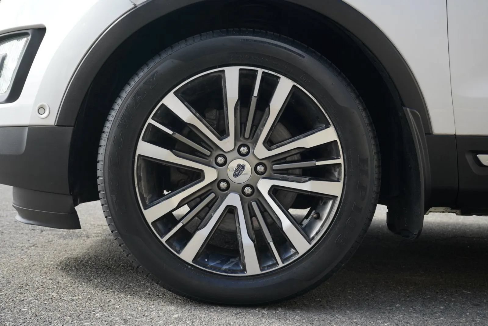 Used 2017 Ford Explorer Platinum AWD/4WD image 14