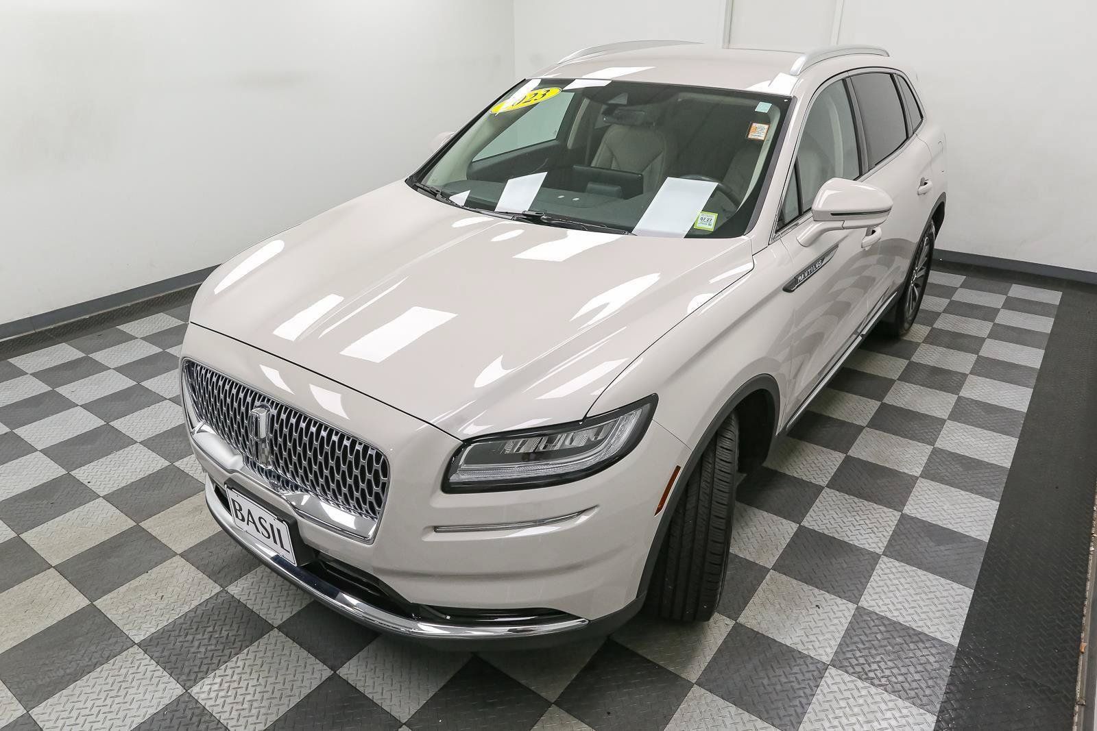 Used 2023 Lincoln Nautilus AWD w/ Premium Package image 6