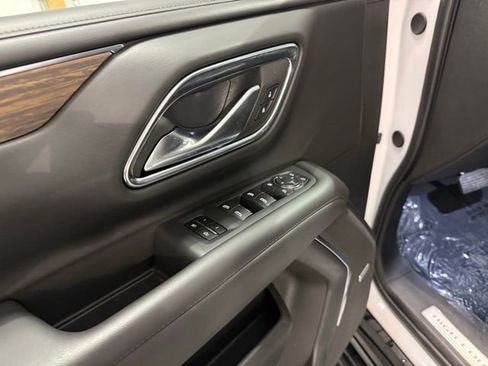 Used 2024 Chevrolet Tahoe High Country image 12