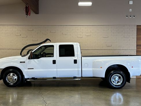 Used 2003 Ford F350 2WD Crew Cab DRW Super Duty image 9