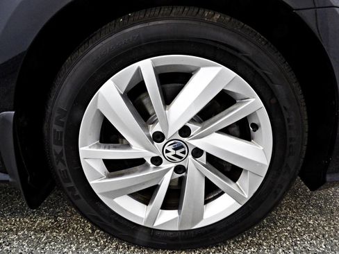 Used 2019 Volkswagen Passat 2.0T Wolfsburg image 21