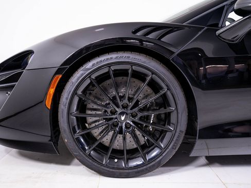 Used 2025 McLaren Artura Spider image 14