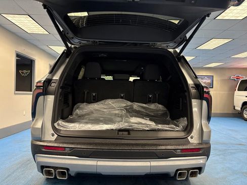 New 2026 Chevrolet Traverse LT FWD image 8