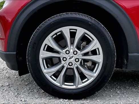 Used 2023 Ford Explorer XLT w/ Equipment Group 202A AWD/4WD image 8