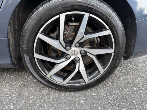 Used 2020 Volvo S60 T6 Momentum w/ Protection Package image 11