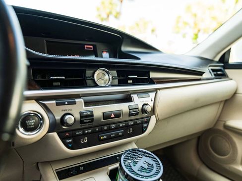 Used 2014 Lexus ES 350 w/ Premium Package FWD image 41