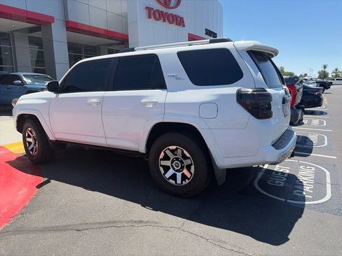 Used 2018 Toyota 4Runner TRD Off-Road Premium AWD/4WD image 4