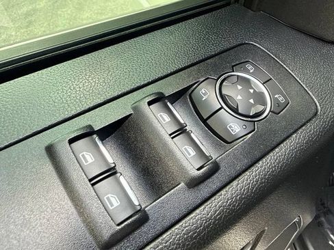 Used 2017 Ford F150 Platinum w/ Equipment Group 701A Luxury AWD/4WD image 19