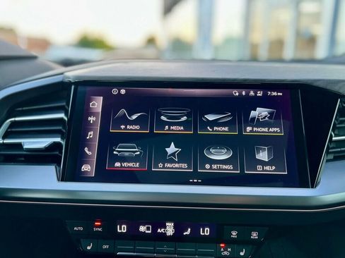 Used 2024 Audi Q4 e-tron Premium image 23