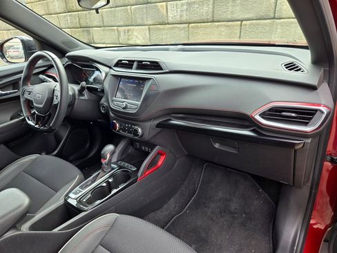 Used 2023 Chevrolet TrailBlazer RS image 30