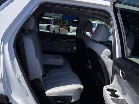 Used 2025 Hyundai Palisade SEL AWD/4WD image 25