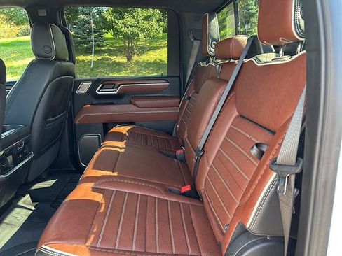 Used 2025 GMC Sierra 3500 Denali Ultimate AWD/4WD image 16