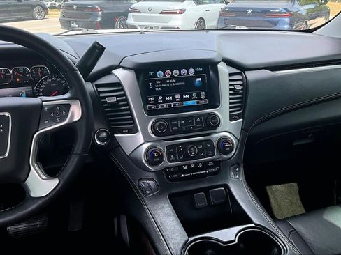 Used 2018 GMC Yukon XL SLT w/ Open Road Package AWD/4WD image 6