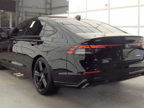 Used 2023 Honda Accord Sport image 7