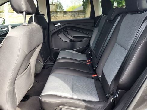 Used 2019 Ford Escape SE image 13