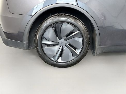 Used 2026 Tesla Model Y Long Range AWD/4WD image 35