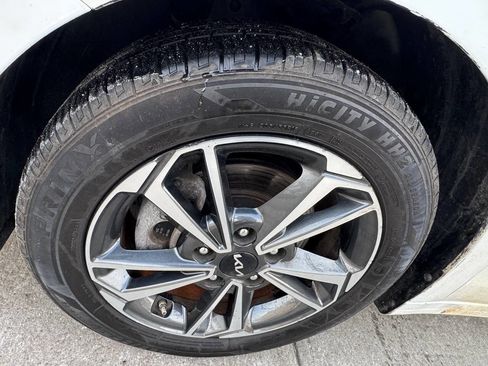 Used 2023 Kia Forte LXS image 22