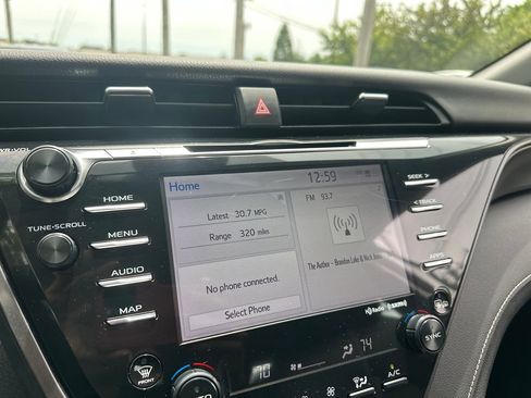 Used 2020 Toyota Camry XSE FWD image 15