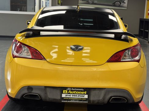 Used 2012 Hyundai Genesis 3.8 RWD image 4