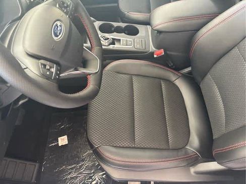 New 2025 Ford Escape ST-Line w/ Cold Weather Package image 33