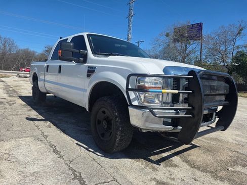 Used 2009 Ford F250 Lariat image 2