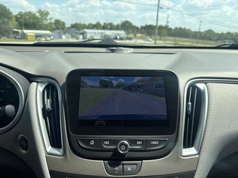 Used 2023 Chevrolet Malibu LS FWD image 16