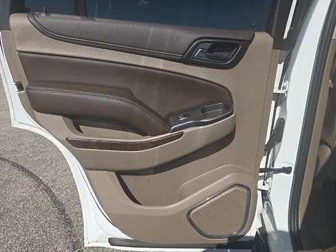 Used 2016 Chevrolet Tahoe LT w/ Luxury Package image 19