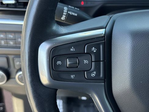 Used 2022 Chevrolet Suburban LT w/ LT Signature Package RWD image 11
