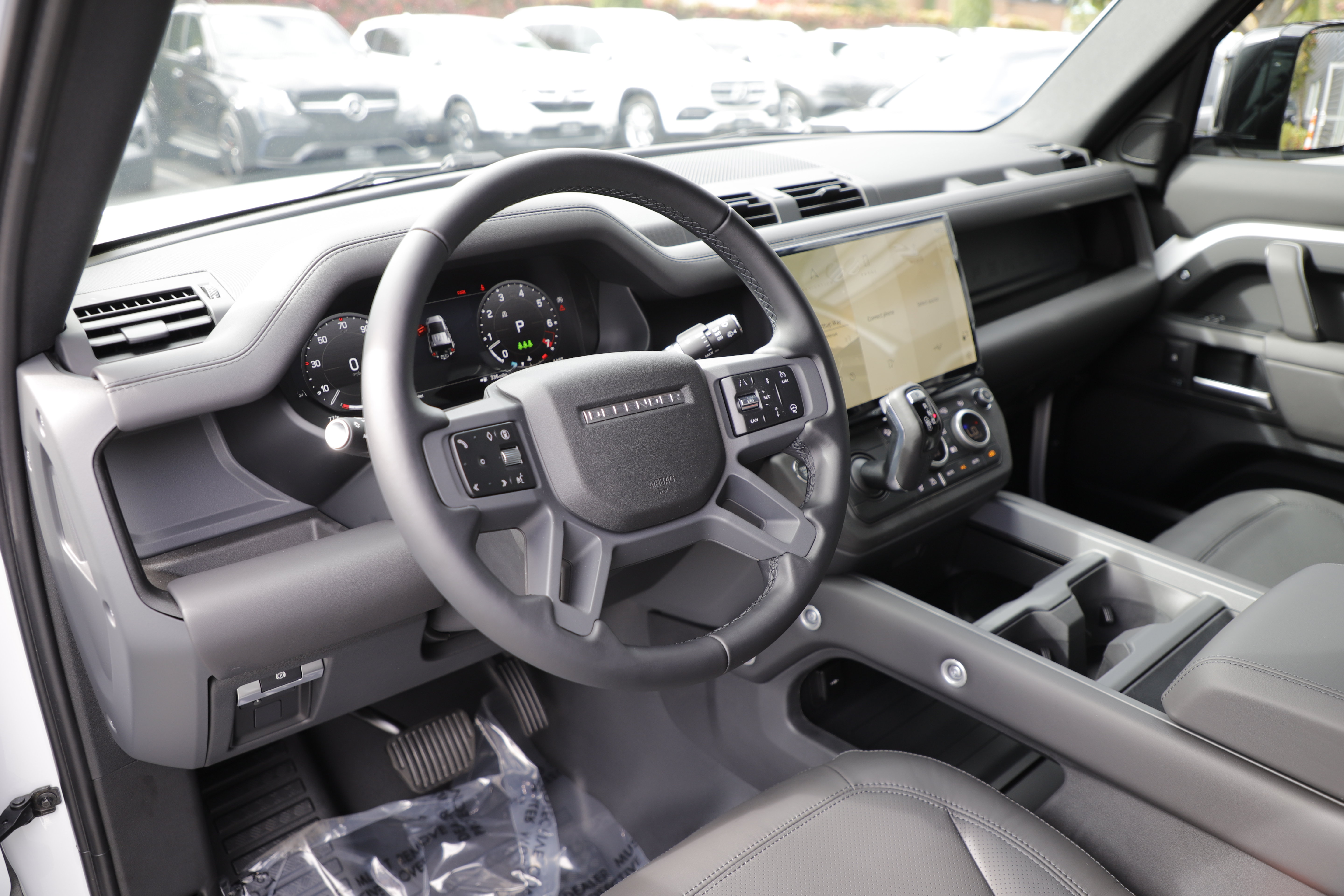 New 2026 Land Rover Defender 110 X-Dynamic SE AWD/4WD image 16