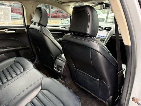 Used 2020 Ford Fusion SEL FWD image 17