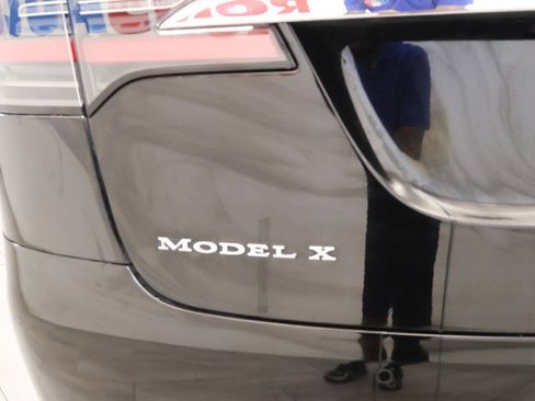 Used 2017 Tesla Model X 75D AWD/4WD image 40