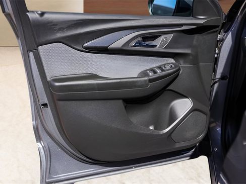 Used 2021 Chevrolet TrailBlazer LT w/ Convenience Package image 24