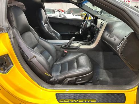 Used 2005 Chevrolet Corvette Coupe w/ Preferred Equipment Group RWD image 9