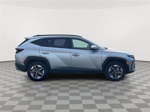 Used 2025 Hyundai Tucson SEL AWD/4WD image 4