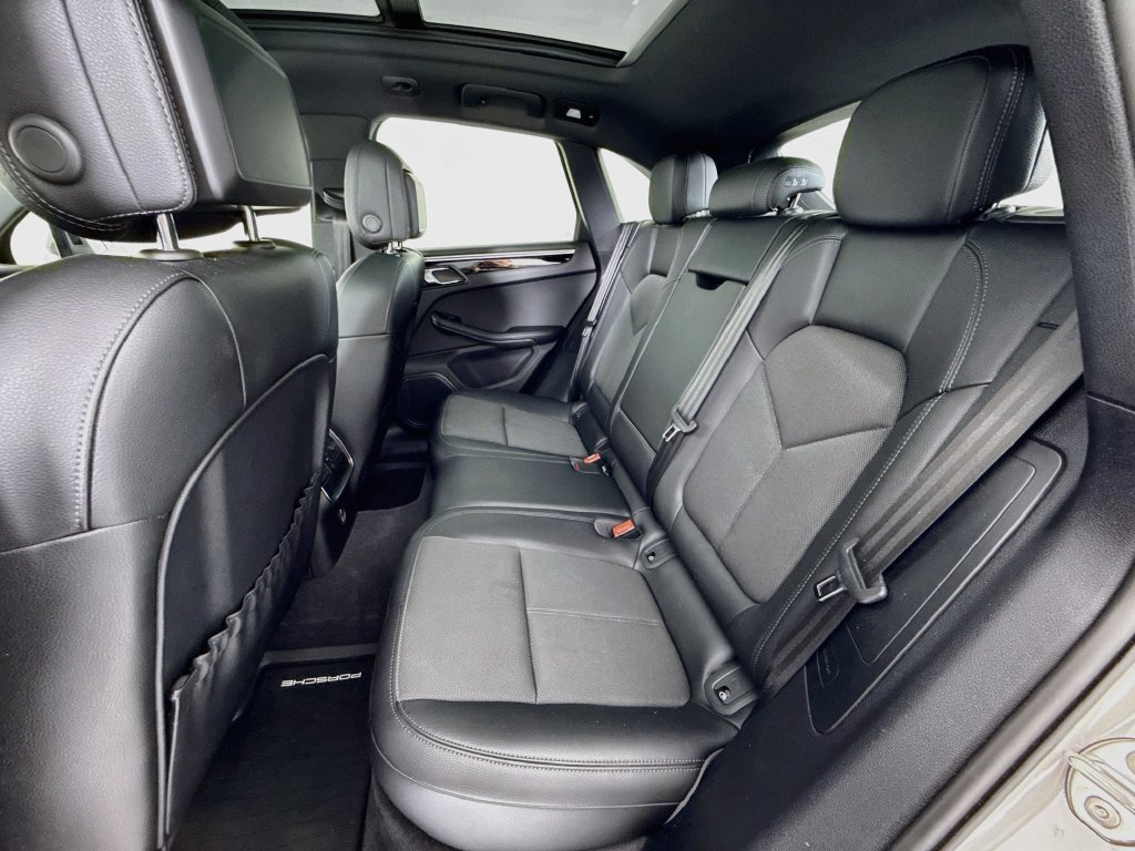 Certified 2023 Porsche Macan Turbo AWD/4WD image 23
