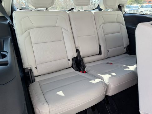 New 2026 Lincoln Navigator Reserve w/ Jet Appearance Package AWD/4WD image 13