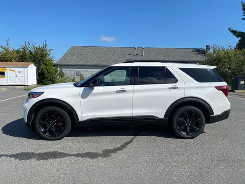 Used 2020 Ford Explorer ST w/ ST Street Pack image 9