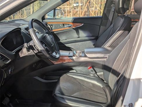 Used 2019 Lincoln Nautilus Reserve image 14