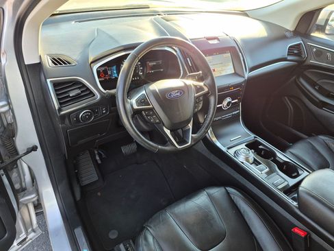 Used 2019 Ford Edge Titanium AWD/4WD image 16