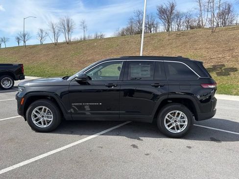 New 2026 Jeep Grand Cherokee Laredo X AWD/4WD image 4