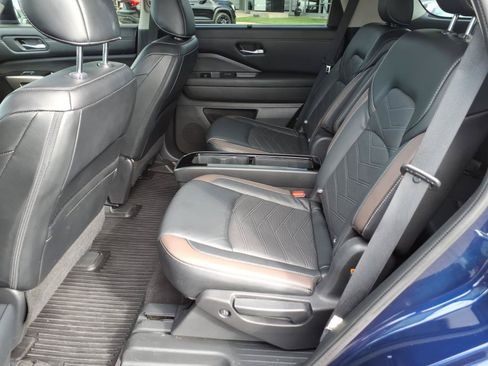Used 2023 Nissan Pathfinder Platinum AWD/4WD image 24