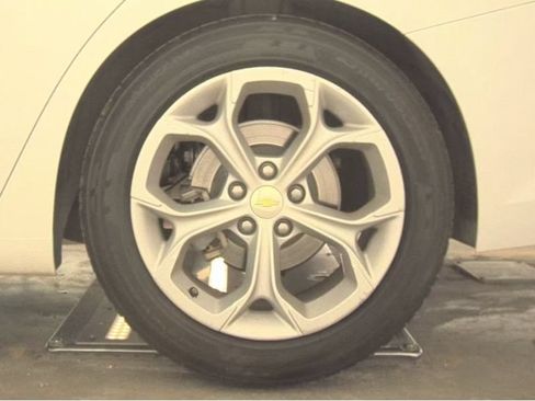 Used 2020 Chevrolet Malibu LT FWD image 25