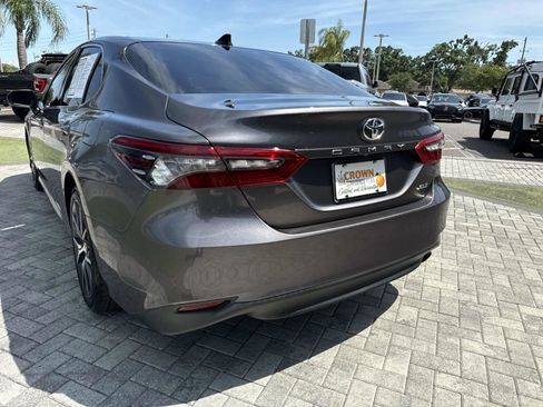 Used 2022 Toyota Camry XLE FWD image 10