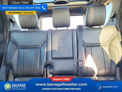 Used 2017 Land Rover Discovery SE image 13
