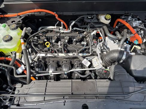 New 2025 Ford Maverick XL w/ Equipment Group 101A AWD/4WD image 33