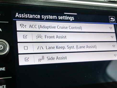 Certified 2024 Volkswagen Tiguan SE FWD image 15